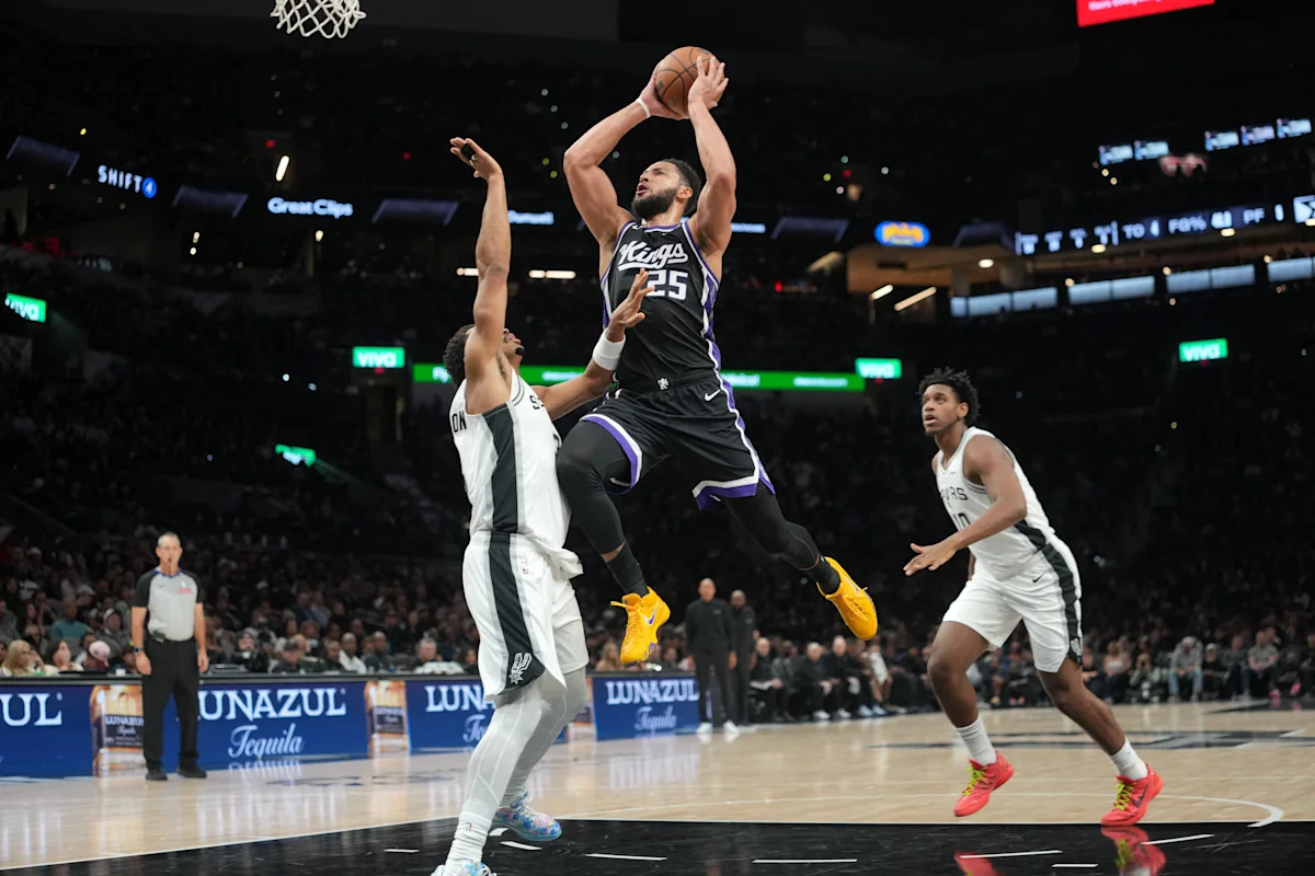 Ben Simmonsin akillesjänne repesi – Stephen Curry loukkasi nilkkansa kauden kynnyksellä